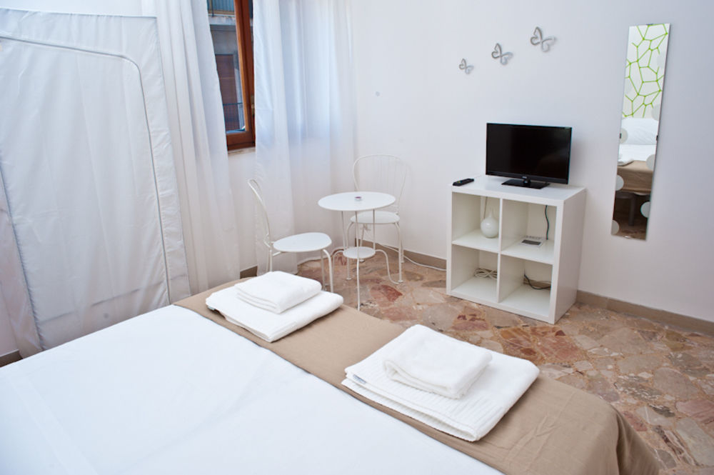Papillon Bnb Palermo Buitenkant foto